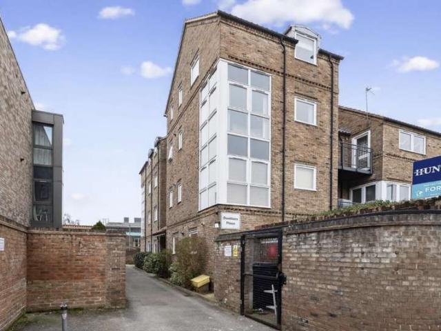 Apartment for sale in High Field, York