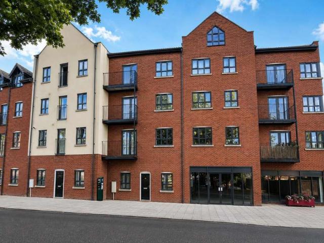 Apartment for sale in Lakenham, East Bank