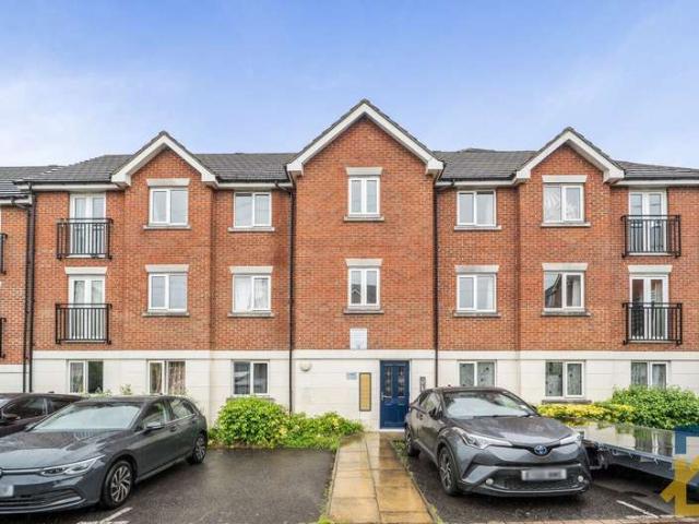 Apartment for sale in Grays, Essex