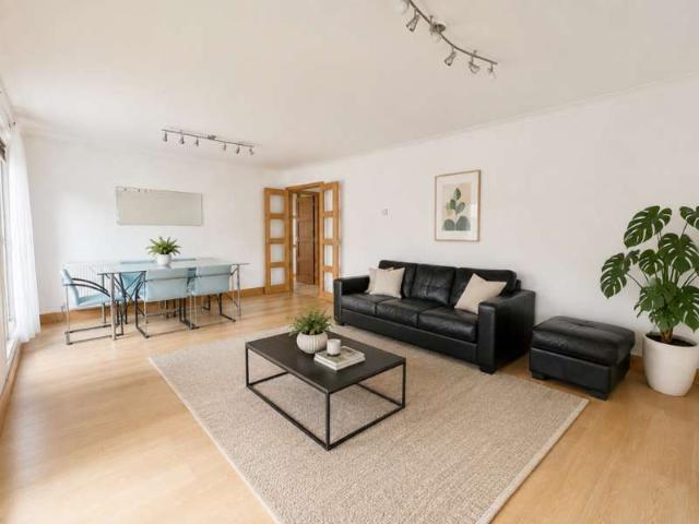 Apartment for sale in South Hampstead, Greater London