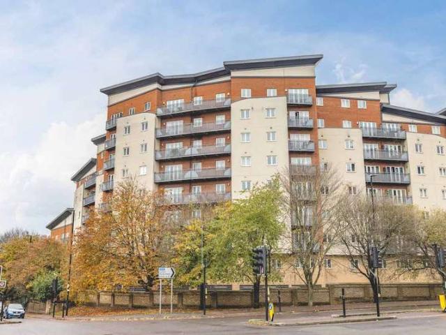 Apartment for sale in Slough