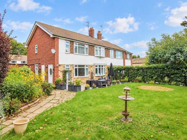 Apartment for sale in Newmillerdam, Wakefield