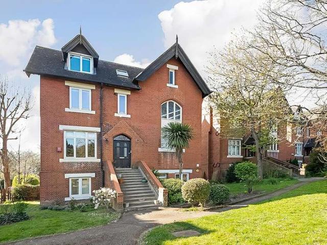 Apartment for sale in Crystal Palace, Greater London