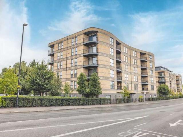 Apartment for sale in Slough