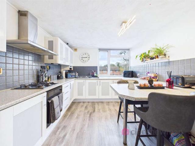 Apartment for sale in The Stow, Harlow