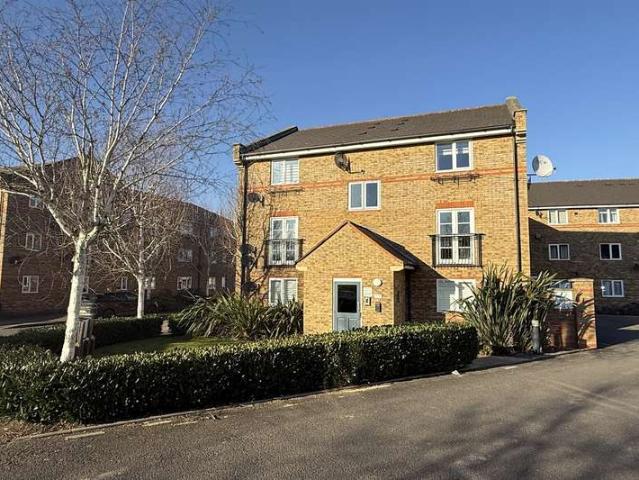 Apartment for sale in Bocking, Chipping Hill