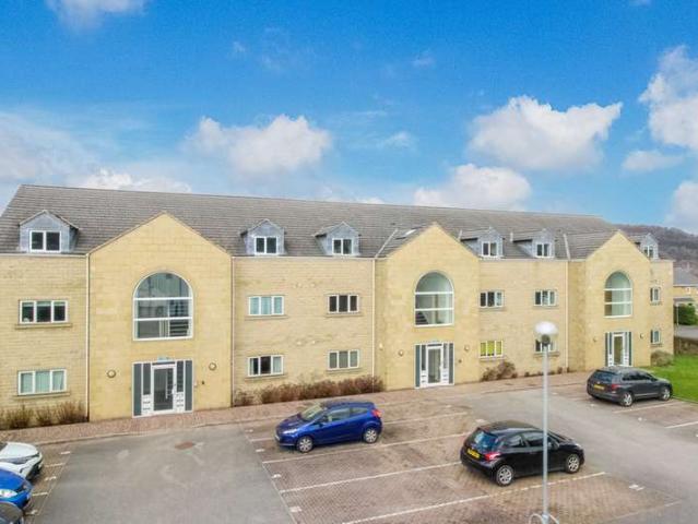 Apartment for sale in Elland