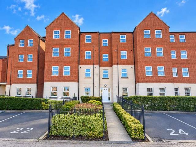 Apartment for sale in Woodston, Peterborough