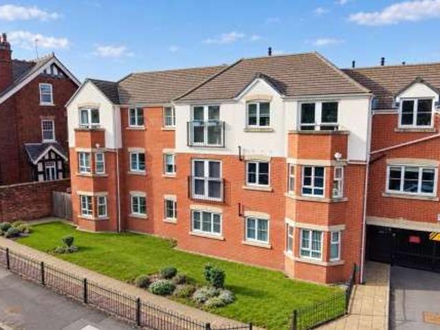 Apartment for sale in Amblecote, Dudley