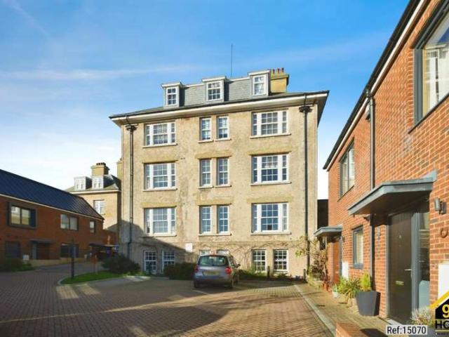 Apartment for sale in Whitehawk, Brighton
