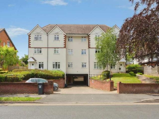 Apartment for sale in Olton, West Midlands