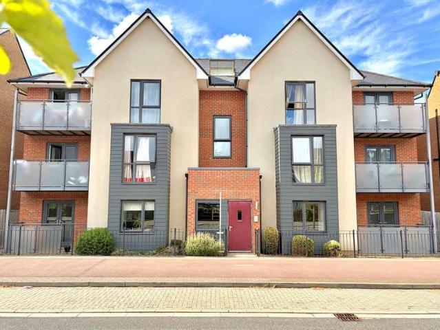 Apartment for sale in Brooklands, Milton Keynes