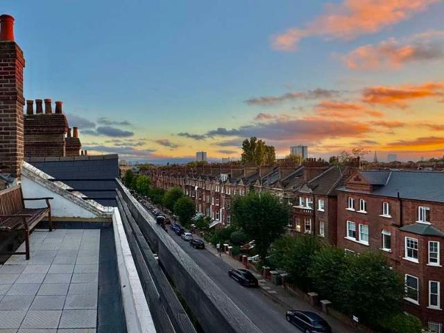 Apartment for sale in South Hampstead, Greater London