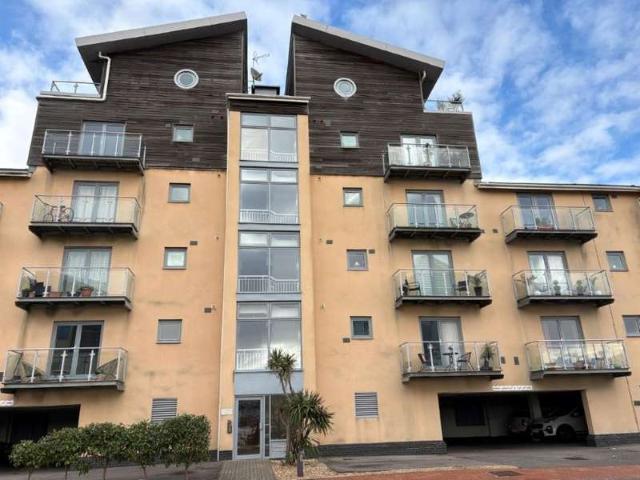 Apartment for sale in Barry Island, Barry