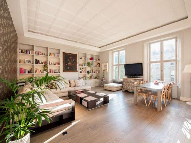 Apartment for sale in Brompton, Greater London