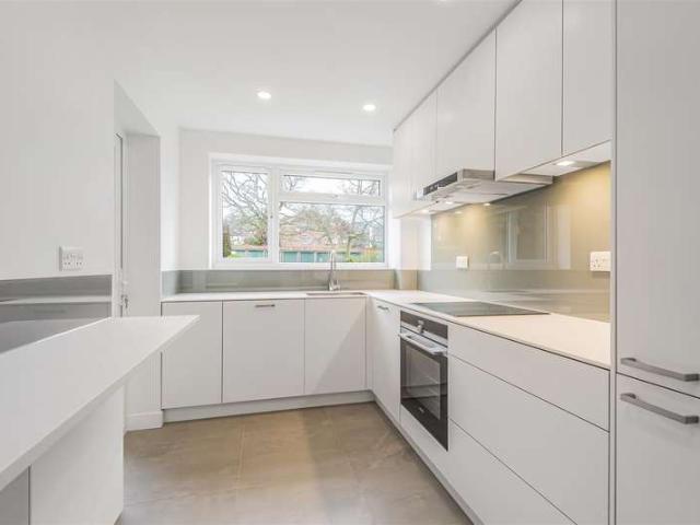 Apartment for sale in Barnet Vale, Greater London