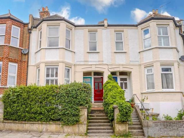 Apartment for sale in London Borough of Lambeth, Greater London
