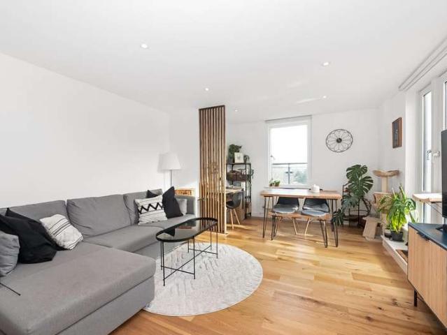 Apartment for sale in London Borough of Lewisham, Greater London