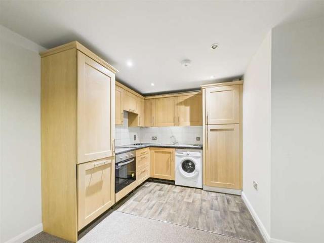 Apartment for sale in Elmfield, Leicestershire