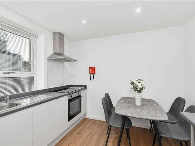 Apartment for rent in West Hoe, Mount Wise