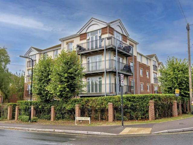 Apartment for sale in Harefield, Southampton