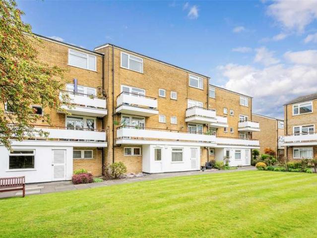 Apartment for sale in Red Hill, Surrey