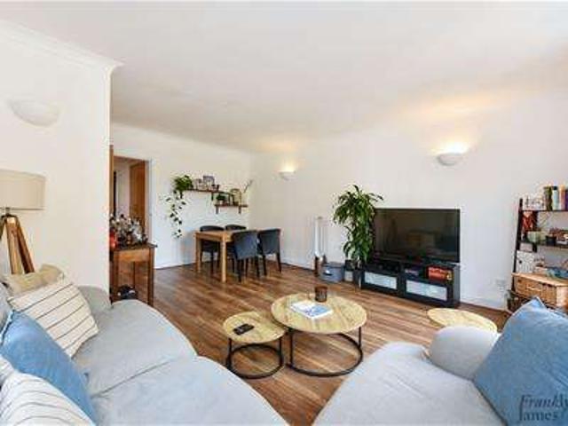 Apartment for sale in Ratcliffe, Greater London