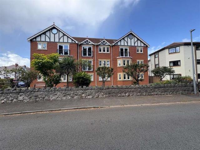 Apartment for sale in Colwyn Bay, Wales