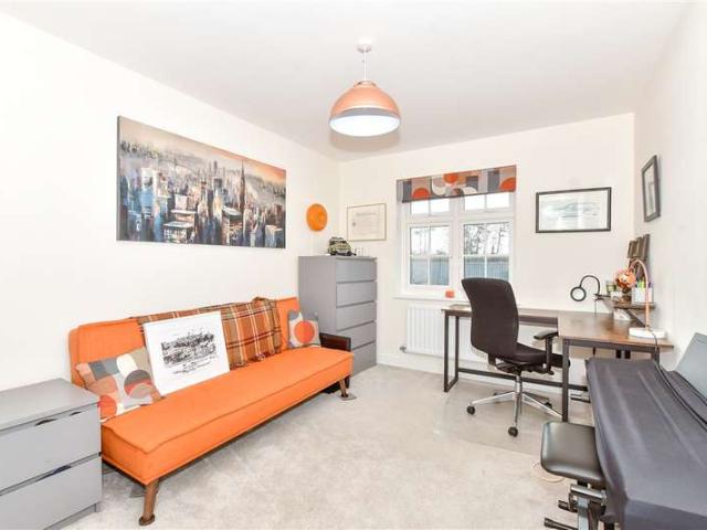 Apartment for sale in Littlecote, West Sussex