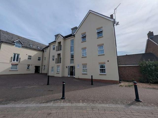 Apartment for sale in Haydon End, Abbey Mead