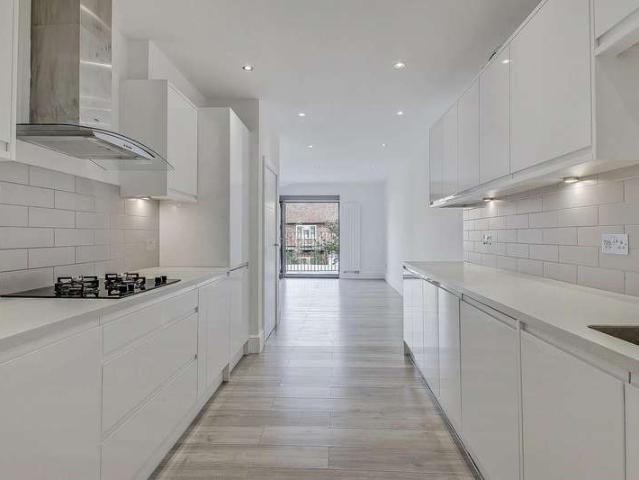Apartment for sale in The Hyde, Greater London