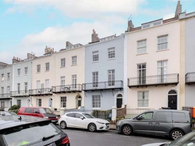 Apartment for sale in Spike Island, Feckenham