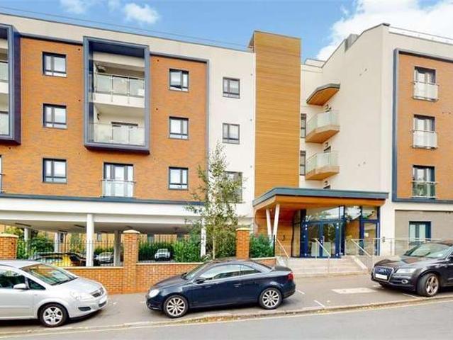 Apartment for sale in London Borough of Hounslow, Spring Grove