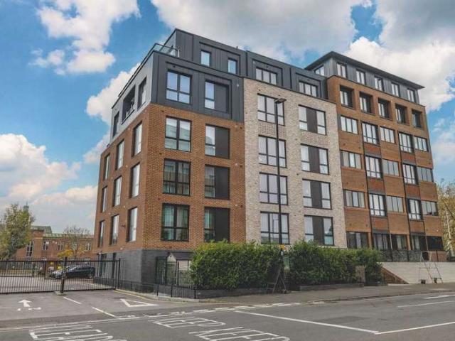 Apartment for sale in Slough