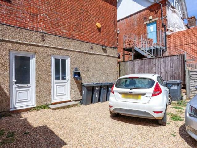 Apartment for sale in Boscombe, Bournemouth