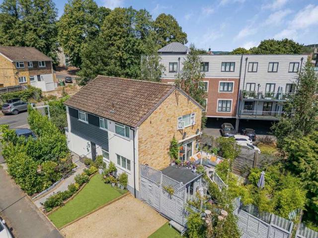 Apartment for sale in Henley-on-Thames, Berrick Salome