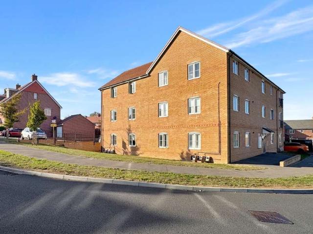 Apartment for sale in Watermans Park, Gravesham
