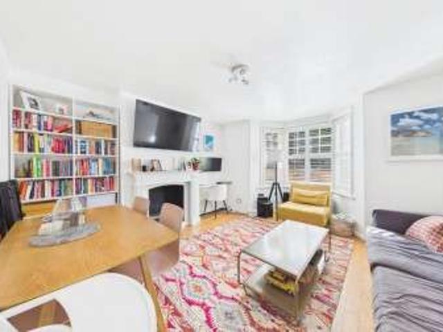 Apartment for sale in Newington Green, Greater London