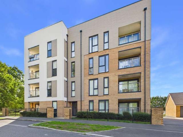 Apartment for sale in Locking Parklands, Locking