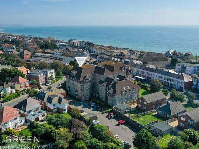 Apartment for sale in Wick, Bournemouth
