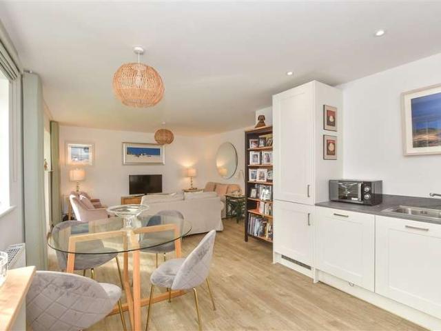 Apartment for sale in Bridgefield, Kent
