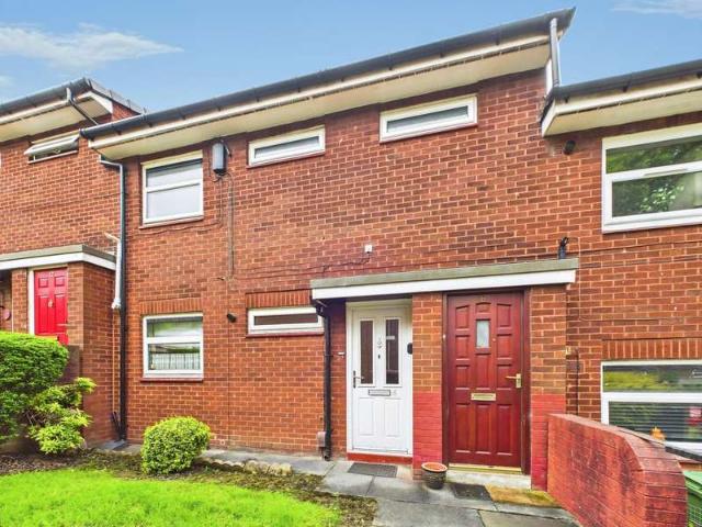 Apartment for sale in Scholes, Wigan