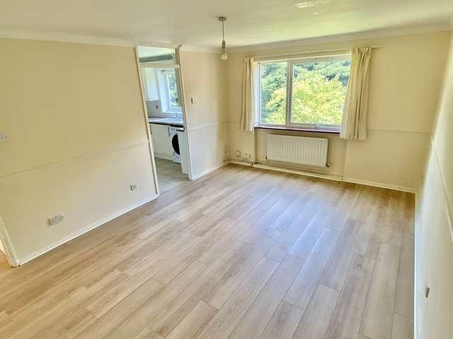 Apartment for sale in Five Acres, Hertfordshire