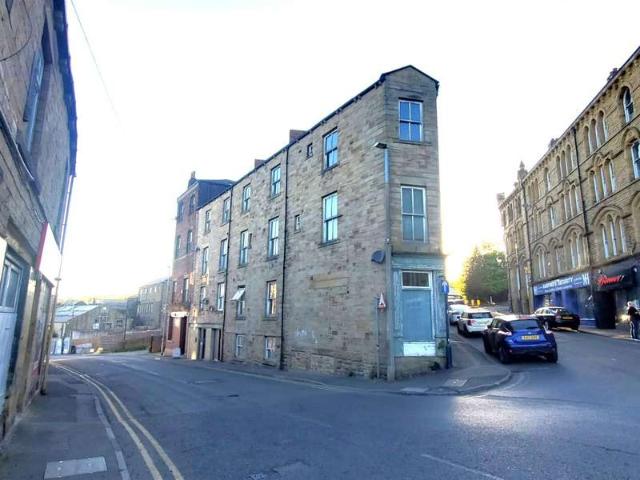 Apartment for sale in Dewsbury, West Yorkshire