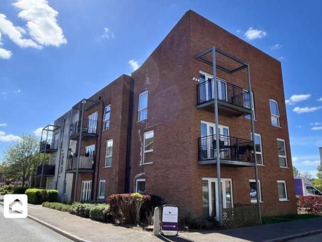 Apartment for sale in Red Hill, Surrey