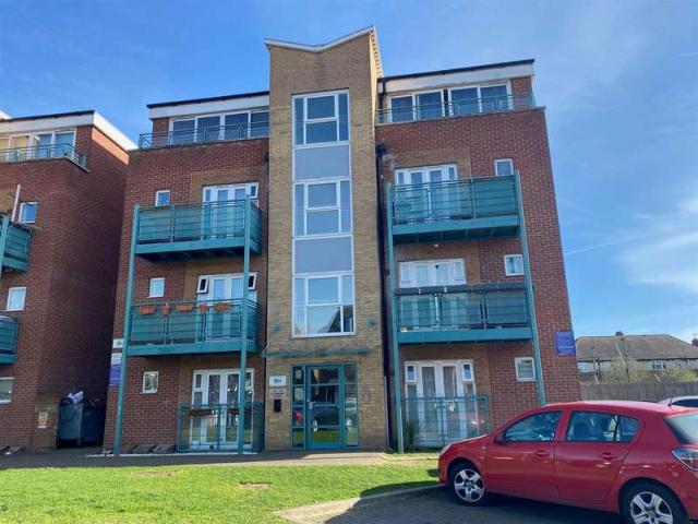 Apartment for sale in Dagenham, Dagenham