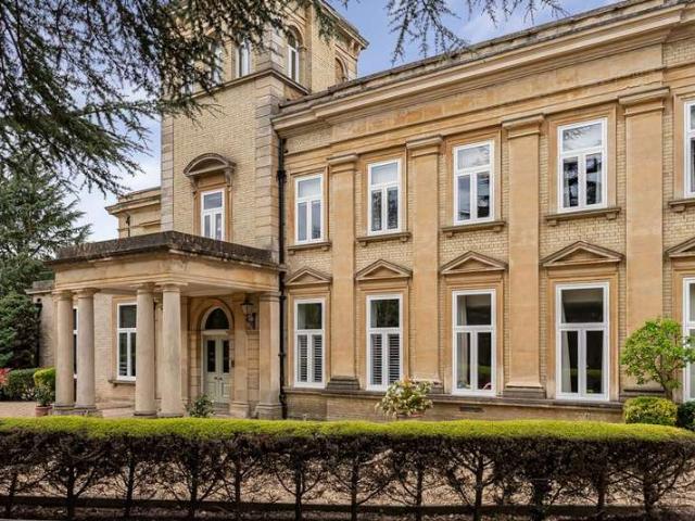 Apartment for sale in Hertford, Colliers End