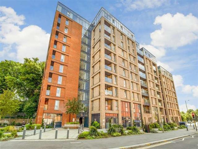 Apartment for sale in Red Hill, Surrey