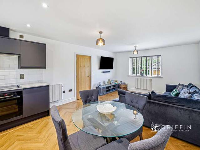 Apartment for sale in Purfleet, Essex