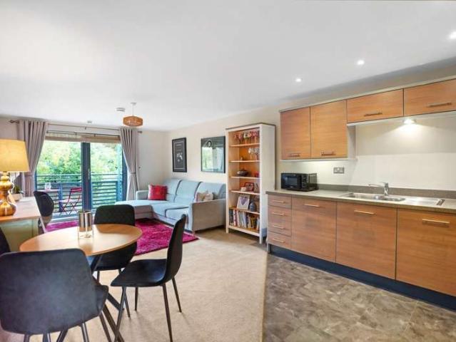 Apartment for sale in West Norwood, Greater London